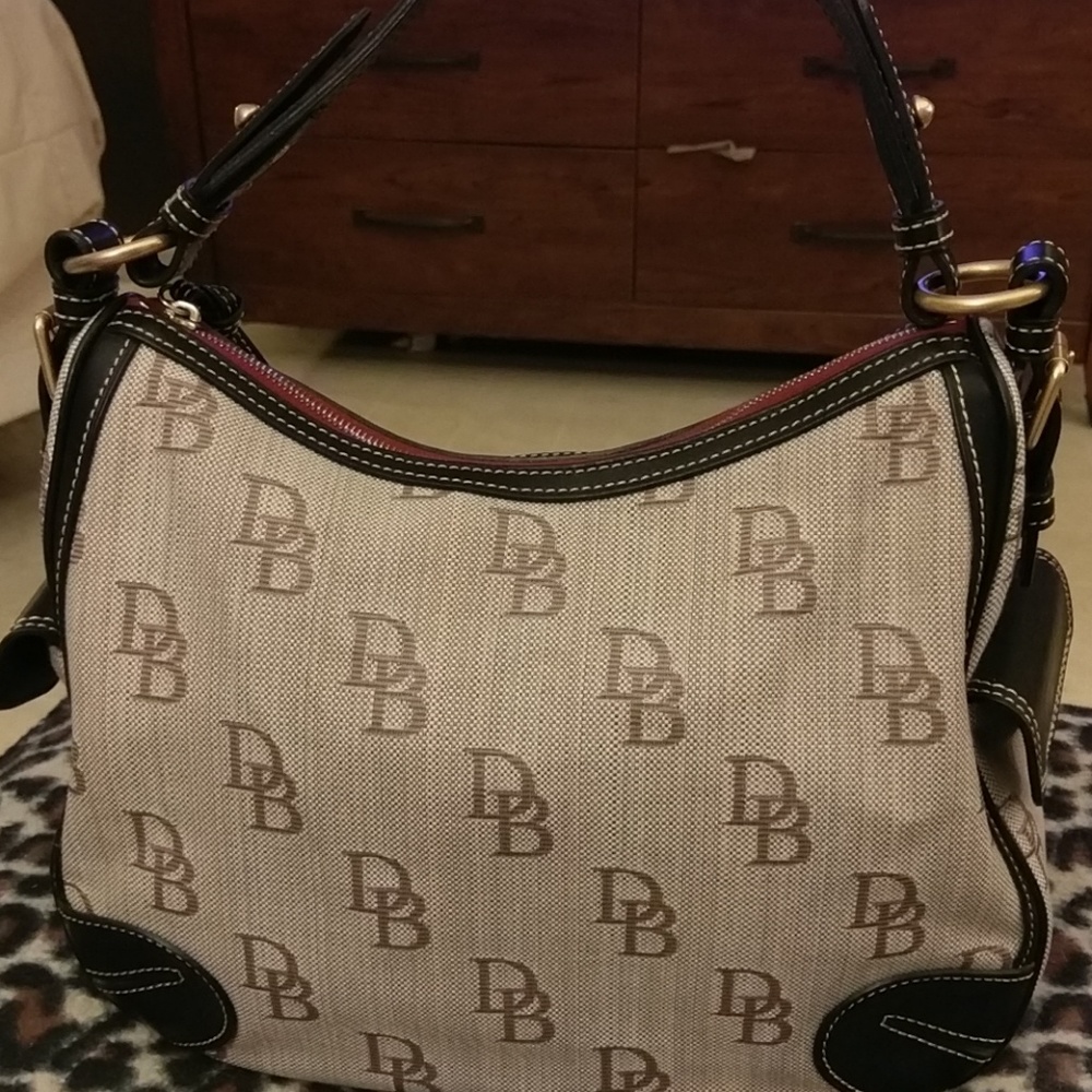 Dooney and Bourke medium handbag